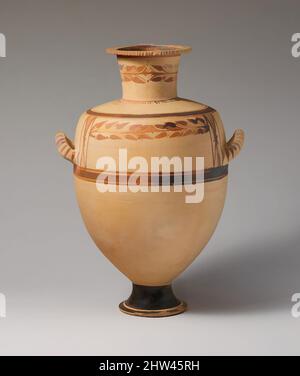 Kunst inspiriert von Terracotta Hadra hydria (Wasserkrug), hellenistisch, Ende des 3.. Jahrhunderts v. Chr., griechisch, ptolemäisch, kretisch, Terracotta, h. 45,4 cm (17 7/8 Zoll); d. 10 5/8 Zoll (27 cm), Vasen, Laurel-Kränze, wie sie diese Hydria schmücken, sind ein gängiges Motiv auf Hadra-Vasen. Die von Artotop modernisierten, klassischen Werke mit einem Schuss Moderne. Formen, Farbe und Wert, auffällige visuelle Wirkung auf Kunst. Emotionen durch Freiheit von Kunstwerken auf zeitgemäße Weise. Eine zeitlose Botschaft, die eine wild kreative neue Richtung verfolgt. Künstler, die sich dem digitalen Medium zuwenden und die Artotop NFT erschaffen Stockfoto