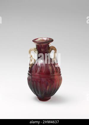 Kunst inspiriert von Glas Amphoriskos (Parfümflasche), frühes Imperium, 1. Jahrhundert n. Chr., römisch, Glas; In einer zweiteiligen Form geblasen, H.: 3 3/16 Zoll (8,1 cm), Glas, lichtdurchlässig rötlich-violett; Griffe aus farblosen Glas mit rauchig-grünem Farbton. Rohrrand, ausgeklappt, über und in, und, Klassische Werke, die von Artotop mit einem Hauch von Moderne modernisiert wurden. Formen, Farbe und Wert, auffällige visuelle Wirkung auf Kunst. Emotionen durch Freiheit von Kunstwerken auf zeitgemäße Weise. Eine zeitlose Botschaft, die eine wild kreative neue Richtung verfolgt. Künstler, die sich dem digitalen Medium zuwenden und die Artotop NFT erschaffen Stockfoto