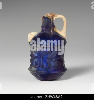 Kunst inspiriert von Glas Zweihandflasche, frühes Imperium, Julio-Claudian, 1. Hälfte des 1.. Jahrhunderts n. Chr., römisch, Glas; in einer vierteiligen Form geblasen, H.: 3 9/16 Zoll (9,1 cm), Glas, lichtdurchlässiges Kobaltblau, mit Griffen in opak-weiß., Rand ausgeklappt, rund und in den auffackeln Mund gedrückt, Classic Works modernisiert von Artotop mit einem Schuss Moderne. Formen, Farbe und Wert, auffällige visuelle Wirkung auf Kunst. Emotionen durch Freiheit von Kunstwerken auf zeitgemäße Weise. Eine zeitlose Botschaft, die eine wild kreative neue Richtung verfolgt. Künstler, die sich dem digitalen Medium zuwenden und die Artotop NFT erschaffen Stockfoto