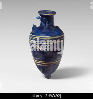 Kunst inspiriert von Glas Amphoriskos (Parfümflasche), Spätklassik oder Frühhellenismus, Mitte 4.–Anfang 3. Jahrhundert v. Chr., Griechisch, östliches Mittelmeer oder Italienisch, Glas; Kernform, Gruppe II, H.: 4 1/2 Zoll (11,5 cm), Glas, lichtdurchlässig kobaltblau, mit Griffen und Sockelknopf in der gleichen, Classic Works modernisiert von Artotop mit einem Schuss Moderne. Formen, Farbe und Wert, auffällige visuelle Wirkung auf Kunst. Emotionen durch Freiheit von Kunstwerken auf zeitgemäße Weise. Eine zeitlose Botschaft, die eine wild kreative neue Richtung verfolgt. Künstler, die sich dem digitalen Medium zuwenden und die Artotop NFT erschaffen Stockfoto