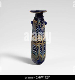 Kunst inspiriert von Glas-Alabastron (Parfümflasche), hellenistisch, Ende 4.–Anfang 3. Jahrhundert v. Chr., griechisch, östliches Mittelmeer oder italienisch, Glas; Kernform, Gruppe II, H.: 5 1/8 Zoll (13 cm), Glas, lichtdurchlässig kobaltblau, mit Griffen in gleicher Farbe; Trails in opak-gelb, opak, Classic Works modernisiert von Artotop mit einem Schuss Moderne. Formen, Farbe und Wert, auffällige visuelle Wirkung auf Kunst. Emotionen durch Freiheit von Kunstwerken auf zeitgemäße Weise. Eine zeitlose Botschaft, die eine wild kreative neue Richtung verfolgt. Künstler, die sich dem digitalen Medium zuwenden und die Artotop NFT erschaffen Stockfoto