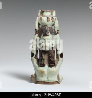 Kunst inspiriert von Fragment einer Fayence-Statuette einer Frau, die eine Vase auf dem Kopf hält, archaisch, Ende des 7..–6.. Jahrhunderts v. Chr., Ostgriechisch, Faience, H.: 3 1/8 in. (7,9 cm), Verschiedenes-Faience, Schiff mit beiden Händen auf dem Kopf halten, Klassische Werke, die von Artotop mit einem Schuss Moderne modernisiert wurden. Formen, Farbe und Wert, auffällige visuelle Wirkung auf Kunst. Emotionen durch Freiheit von Kunstwerken auf zeitgemäße Weise. Eine zeitlose Botschaft, die eine wild kreative neue Richtung verfolgt. Künstler, die sich dem digitalen Medium zuwenden und die Artotop NFT erschaffen Stockfoto