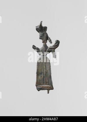 Kunst inspiriert von Bleifigur einer geflügelten Göttin, möglicherweise Artemis Orthia, archaisch, Ende 7.–6. Jahrhundert v. Chr., Griechisch, Lakonisch, Blei, Höhe: 1 13/16 Zoll (4,5 cm), Verschiedenes-Blei, kleine flache Votivfiguren aus Bleiguss wurden in großen Mengen in den antiken Heiligtümern gefunden, klassische Werke, die von Artotop mit einem Schuss Moderne modernisiert wurden. Formen, Farbe und Wert, auffällige visuelle Wirkung auf Kunst. Emotionen durch Freiheit von Kunstwerken auf zeitgemäße Weise. Eine zeitlose Botschaft, die eine wild kreative neue Richtung verfolgt. Künstler, die sich dem digitalen Medium zuwenden und die Artotop NFT erschaffen Stockfoto