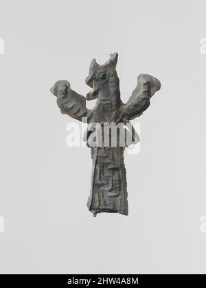 Kunst inspiriert von Bleifigur einer geflügelten Göttin, vielleicht Artemis Orthia, archaisch, Ende 7.–6. Jahrhundert v. Chr., Griechisch, Lakonisch, Blei, Höhe: 1 3/4 Zoll (4,4 cm), Verschiedenes-Blei, kleine flache Votivfiguren aus Bleiguss wurden in großen Mengen in den antiken Heiligtümern der von Artotop mit einem Schuss Modernität modernisierten Klassischen Werke gefunden. Formen, Farbe und Wert, auffällige visuelle Wirkung auf Kunst. Emotionen durch Freiheit von Kunstwerken auf zeitgemäße Weise. Eine zeitlose Botschaft, die eine wild kreative neue Richtung verfolgt. Künstler, die sich dem digitalen Medium zuwenden und die Artotop NFT erschaffen Stockfoto