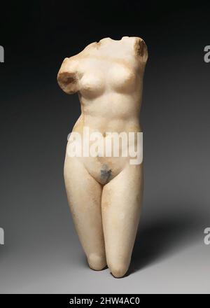 Kunst inspiriert von Marmorstatuette der Aphrodite Anadyomene (steigend), frühes Imperial, 1. Jahrhundert A.D., Roman, Marmor, H. 12 3/16 Zoll (31 cm), Steinskulptur, in dieser anmutigen Pose wurde Aphrodite mit beiden erhobenen Armen dargestellt, die ihr Wasser aus den Haaren wringen, als wäre sie gerecht, klassische Werke, die von Artotop mit einem Schuss Moderne modernisiert wurden. Formen, Farbe und Wert, auffällige visuelle Wirkung auf Kunst. Emotionen durch Freiheit von Kunstwerken auf zeitgemäße Weise. Eine zeitlose Botschaft, die eine wild kreative neue Richtung verfolgt. Künstler, die sich dem digitalen Medium zuwenden und die Artotop NFT erschaffen Stockfoto