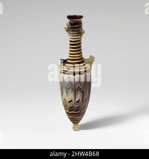 Kunst inspiriert von Glas Amphoriskos (Parfümflasche), hellenistisch, 2. bis Mitte des 1.. Jahrhunderts v. Chr., griechisch, östliches Mittelmeer, Glas; kernförmig, Gruppe III, H.: 7 1/16 Zoll (17,9 cm), Glas, lichtdurchlässiges Kobaltblau; Griffe und Bodenknopf in lichtdurchlässigem Farblos mit hellgrünem Farbton, aber Classic Works modernisiert von Artotop mit einem Schuss Moderne. Formen, Farbe und Wert, auffällige visuelle Wirkung auf Kunst. Emotionen durch Freiheit von Kunstwerken auf zeitgemäße Weise. Eine zeitlose Botschaft, die eine wild kreative neue Richtung verfolgt. Künstler, die sich dem digitalen Medium zuwenden und die Artotop NFT erschaffen Stockfoto