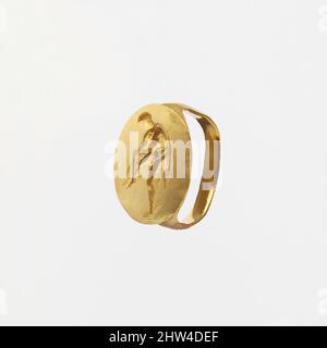 Kunst inspiriert von Goldener Fingerring mit einem Bild von Hermes, Spätklassik, Ende des 4.. Jahrhunderts v. Chr., Griechisch, Süditalienisch, Tarentin, Gold, Insgesamt: 13/16 x 7/16in. (2 x 1,1cm), Gold und Silber, die breite ovale Lünette dieses schweren Goldrings ist mit einem Tiefdruck verziert, der die von Artotop modernisierten, klassischen Werke mit einem Hauch von Moderne zeigt. Formen, Farbe und Wert, auffällige visuelle Wirkung auf Kunst. Emotionen durch Freiheit von Kunstwerken auf zeitgemäße Weise. Eine zeitlose Botschaft, die eine wild kreative neue Richtung verfolgt. Künstler, die sich dem digitalen Medium zuwenden und die Artotop NFT erschaffen Stockfoto