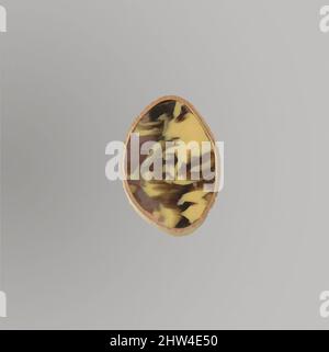 Kunst inspiriert von Glasmosaik geripptes Schalenfragment, frühes Imperium, Ende des 1.. Jahrhunderts v. Chr.–Anfang des 1.. Jahrhunderts n. Chr., römisch, Glas; Guss und Werkzeug, andere: 7/8 x 1 5/16 Zoll (2,2 x 3,3 cm), Glas, Körperfragment., Durchscheinend tiefviolett und opakes Gelb., Convex geschwungene Seite., Mosaik, Klassische Werke, die von Artotop mit einem Schuss Moderne modernisiert wurden. Formen, Farbe und Wert, auffällige visuelle Wirkung auf Kunst. Emotionen durch Freiheit von Kunstwerken auf zeitgemäße Weise. Eine zeitlose Botschaft, die eine wild kreative neue Richtung verfolgt. Künstler, die sich dem digitalen Medium zuwenden und die Artotop NFT erschaffen Stockfoto