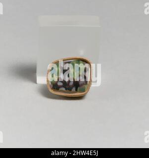 Kunst inspiriert von Glasmosaik-Inlay-Fragment, frühes Imperium, spätes 1.. Jahrhundert v. Chr.–frühes 1.. Jahrhundert n. Chr., römisch, Glas; gegossen, andere: 3/4 x 13/16 Zoll (1,8 x 2,1 cm), Glas, Durchscheinend tiefviolett, Türkisblau teilweise gemischt mit opak gelb und erscheint grün, opak weiß und, Classic Works modernisiert von Artotop mit einem Schuss Moderne. Formen, Farbe und Wert, auffällige visuelle Wirkung auf Kunst. Emotionen durch Freiheit von Kunstwerken auf zeitgemäße Weise. Eine zeitlose Botschaft, die eine wild kreative neue Richtung verfolgt. Künstler, die sich dem digitalen Medium zuwenden und die Artotop NFT erschaffen Stockfoto