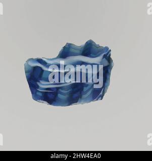 Kunst inspiriert von Glasmosaik geripptes Schalenfragment, frühes Imperium, Ende des 1.. Jahrhunderts v. Chr.–Anfang des 1.. Jahrhunderts n. Chr., römisch, Glas; Guss und Werkzeug, andere: 1 7/16 x 1 7/8 Zoll (3,7 x 4,7 cm), Glas, Körperfragment., lichtdurchlässig kobaltblau und opak weiß., leicht gewölbte Seite, Classic Works modernisiert von Artotop mit einem Schuss Moderne. Formen, Farbe und Wert, auffällige visuelle Wirkung auf Kunst. Emotionen durch Freiheit von Kunstwerken auf zeitgemäße Weise. Eine zeitlose Botschaft, die eine wild kreative neue Richtung verfolgt. Künstler, die sich dem digitalen Medium zuwenden und die Artotop NFT erschaffen Stockfoto