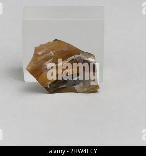 Kunst inspiriert von Glasmosaik geripptes Schalenfragment, frühes Imperium, Ende des 1.. Jahrhunderts v. Chr.–Anfang des 1.. Jahrhunderts n. Chr., römisch, Glas; gegossen, bestückelt, Und Schnitt, andere: 1 x 1 1/4 Zoll (2,5 x 3,2 cm), Glas, dünnwandiges Körperfragment, Translucent honigbraun, tiefviolett oder blau (?) und opak, Classic Works modernisiert von Artotop mit einem Schuss Moderne. Formen, Farbe und Wert, auffällige visuelle Wirkung auf Kunst. Emotionen durch Freiheit von Kunstwerken auf zeitgemäße Weise. Eine zeitlose Botschaft, die eine wild kreative neue Richtung verfolgt. Künstler, die sich dem digitalen Medium zuwenden und die Artotop NFT erschaffen Stockfoto