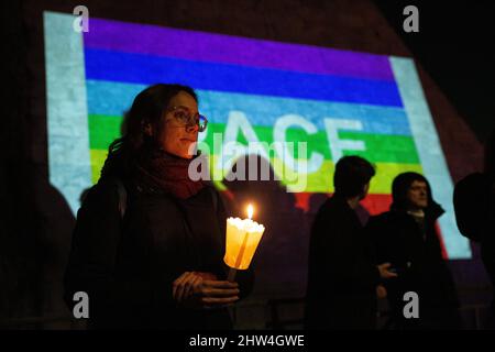 Rom, Italien. 03. März 2022. Fackelzug für den Frieden in der Ukraine, organisiert von der Gemeinde Rom 8. (Foto: Matteo Nardone/Pacific Press) Quelle: Pacific Press Media Production Corp./Alamy Live News Stockfoto