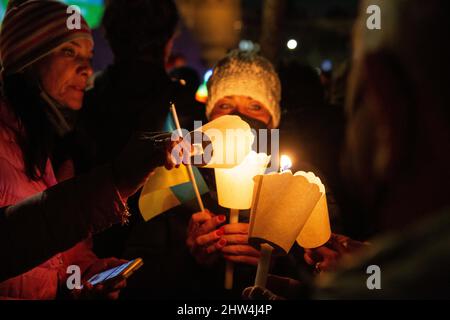 Rom, Italien. 03. März 2022. Fackelzug für den Frieden in der Ukraine, organisiert von der Gemeinde Rom 8. (Foto: Matteo Nardone/Pacific Press/Sipa USA) Quelle: SIPA USA/Alamy Live News Stockfoto