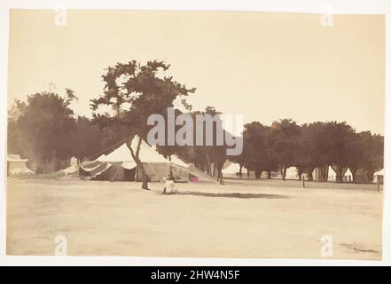 Kunst inspiriert von Side View of Main Street, Governor General's Camp, 1858–61, Albumen-Silberdruck, Bild: 17,9 x 27,2 cm (7 1/16 x 10 11/16 Zoll), Fotografien, Unbekannt, Klassische Werke, die von Artotop mit einem Schuss Moderne modernisiert wurden. Formen, Farbe und Wert, auffällige visuelle Wirkung auf Kunst. Emotionen durch Freiheit von Kunstwerken auf zeitgemäße Weise. Eine zeitlose Botschaft, die eine wild kreative neue Richtung verfolgt. Künstler, die sich dem digitalen Medium zuwenden und die Artotop NFT erschaffen Stockfoto