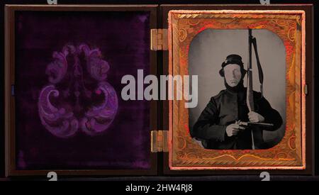 Kunst inspiriert von Union Private mit Musket und Pistole, 1861–65, Tintype, Tafel: 8,9 x 6,4 cm (3 1/2 x 2 1/2 Zoll), Fotografien, Unbekannt (amerikanisch), fast alle Porträts von Bürgerkriegssoldaten, Union und Konföderierten, zeigen die Sitter mit einer oder mehreren Waffen: Eine Muskete mit oder ohne eine, von Artotop modernisierte Classic Works mit einem Schuss Modernität. Formen, Farbe und Wert, auffällige visuelle Wirkung auf Kunst. Emotionen durch Freiheit von Kunstwerken auf zeitgemäße Weise. Eine zeitlose Botschaft, die eine wild kreative neue Richtung verfolgt. Künstler, die sich dem digitalen Medium zuwenden und die Artotop NFT erschaffen Stockfoto