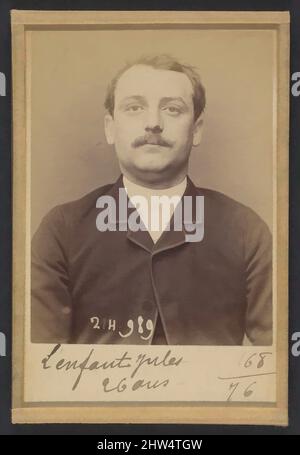 Von Lenfant inspirierte Kunst. Émile, Jules. 26 ans, né à Choisy-le-ROI (seine). Modelleur. Anarchiste. 2/3/94., 1894, Albumen-Silberdruck aus Glasnegativ, je 10,5 x 7 x 0,5 cm (4 1/8 x 2 3/4 x 3/16 Zoll), Fotografien, Alphonse Bertillon (französisch, 1853–1914), geboren in einem vornehmen, klassischen Werk, das von Artotop mit einem Schuss Moderne modernisiert wurde. Formen, Farbe und Wert, auffällige visuelle Wirkung auf Kunst. Emotionen durch Freiheit von Kunstwerken auf zeitgemäße Weise. Eine zeitlose Botschaft, die eine wild kreative neue Richtung verfolgt. Künstler, die sich dem digitalen Medium zuwenden und die Artotop NFT erschaffen Stockfoto