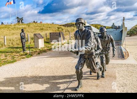 Higgins Boat Memorial Monument Utah D-Day Beach Normandie Frankreich. Replik des Memorial erbaut 2001. Higgins erfand Landungsfahrzeuge, die WW2 und D-Day eingesetzt wurden. Stockfoto