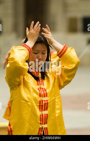 Wien, Österreich. 12. Juli 2006. Falun Dafa Demonstration in Wien Stockfoto