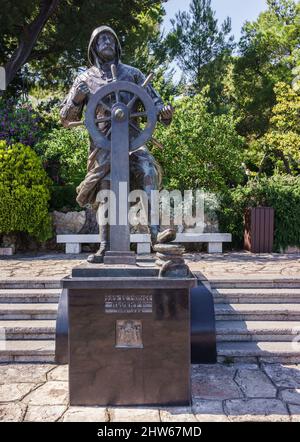 Monte Carlo, Fürstentum Monaco, 11. Mai 2013: Öffentlicher Park 'Jardins de Saint-Martin'. Denkmal für Prinz Albert I., Forscher und Ozeanograph. Stockfoto