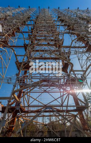 Tschernobyl, Ukraine - November 2016, Duga-Radar in der Ukraine in der Nähe des stillgerächten Kernkraftwerks Tschernobyl Stockfoto