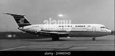 British Eagle International Airlines eine große unabhängige britische Fluggesellschaft, die von 1948 bis zu ihrer Auflösung im Jahr 1968 operierte. British Eagle und seine Schwestergesellschaften haben den Handel am 6.. November 1968 um Mitternacht aufgrund wachsender finanzieller Probleme eingestellt und zwei Tage später freiwillig aufgelöst. Unser Bild Zeigt ... Der letzte kontinentale Flug von British Eagle nach Liverpool, der 540pm von Frankfurt, Liverpool Speke Airport, Mittwoch, 6.. November 1968. Stockfoto