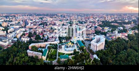 Luftpanorama von Alt-Kiew, Ukraine Stockfoto