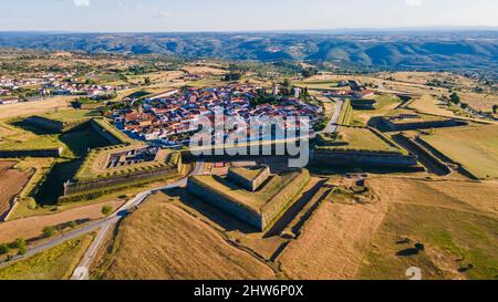 Drohnenansicht von Almeida in Portugal Stockfoto