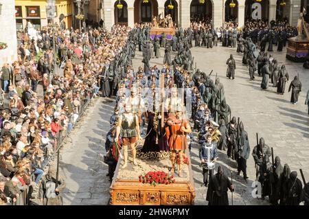 Karwoche in Zamora, Spanien, Prozession der Bruderschaft der Jesús Nazareno Vulgo Kongregation am Morgen des Karfreitags. Stockfoto