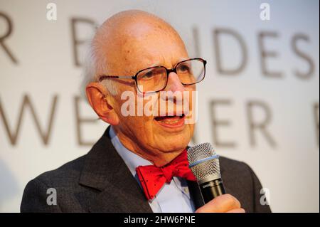 Wien, Österreich. 22. September 2013. Eric Richard Kandel ist österreichisch-amerikanischer Psychiater, Physiologe, Neurowissenschaftler, Verhaltensbiologe und Biochemiker Stockfoto