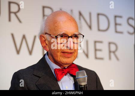 Wien, Österreich. 22. September 2013. Eric Richard Kandel ist österreichisch-amerikanischer Psychiater, Physiologe, Neurowissenschaftler, Verhaltensbiologe und Biochemiker Stockfoto