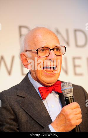 Wien, Österreich. 22. September 2013. Eric Richard Kandel ist österreichisch-amerikanischer Psychiater, Physiologe, Neurowissenschaftler, Verhaltensbiologe und Biochemiker Stockfoto