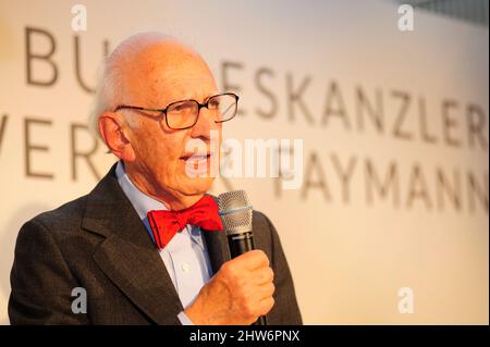 Wien, Österreich. 22. September 2013. Eric Richard Kandel ist österreichisch-amerikanischer Psychiater, Physiologe, Neurowissenschaftler, Verhaltensbiologe und Biochemiker Stockfoto