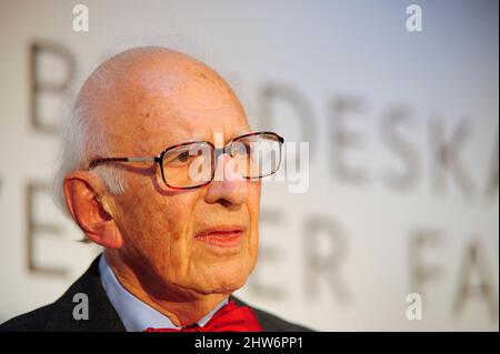 Wien, Österreich. 22. September 2013. Eric Richard Kandel ist österreichisch-amerikanischer Psychiater, Physiologe, Neurowissenschaftler, Verhaltensbiologe und Biochemiker Stockfoto