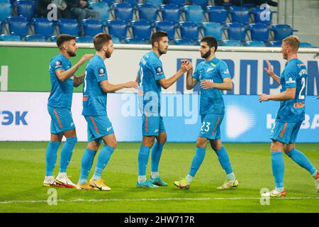 Sankt Petersburg, Russland. 03. März 2022. Die Spieler von Zenit werden während des Fußballspiels des russischen Pokals zwischen Zenit Sankt Petersburg und Kamaz Naberezhnye Chelny in der Gazprom Arena gesehen.Endstand; Zenit 6:0 Kamaz. (Foto von Maksim Konstantinov/SOPA Images/Sipa USA) Quelle: SIPA USA/Alamy Live News Stockfoto