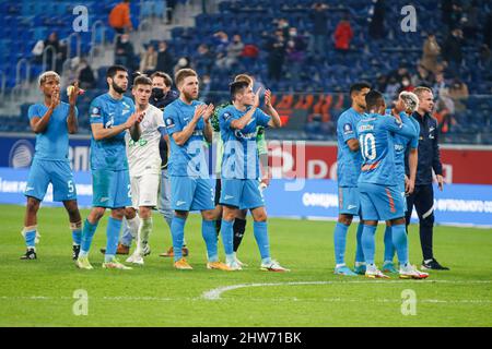 Sankt Petersburg, Russland. 03. März 2022. Die Spieler von Zenit haben während des Fußballspiels im russischen Cup zwischen Zenit Sankt Petersburg und Kamaz Naberezhnye Chelny in der Gazprom Arena reagiert.Endstand; Zenit 6:0 Kamaz. (Foto von Maksim Konstantinov/SOPA Images/Sipa USA) Quelle: SIPA USA/Alamy Live News Stockfoto