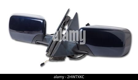 Nahaufnahme eines Seitenspiegels aus einem Auto zur Reparatur und zum Austausch nach einem Unfall in einer Werkstatt. Kfz-Service-Industrie. Ersatzteilkatalog. Stockfoto