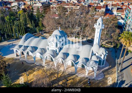 Masia Freixa ( 1907 ). Modernistisches Gebäude, inspiriert von Gaudí. Architekt von Lluis Moncunill. Parc de Sant Jordi, Terrassa, Katalonien. Spanien. Stockfoto