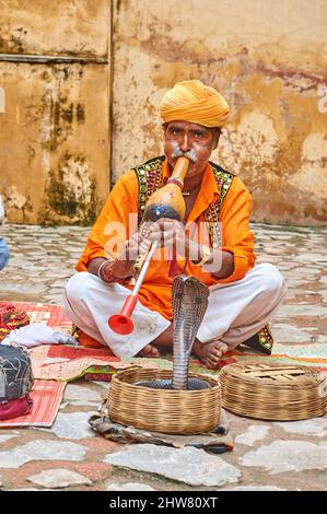 Indien Rajasthan Amber. Schlangenbeschwörer Stockfoto