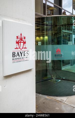 Bayes Business School London, ehemals Cass Business School, wurde 2021 umbenannt. Die Bayes Business School ist Teil der City University of London Stockfoto