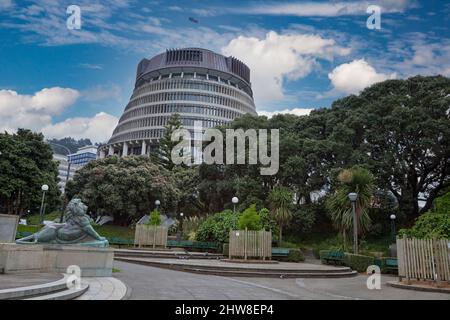 Wellington, Neuseeland. Das Bürogebäude des Premierministers, „The Beehive“. Stockfoto