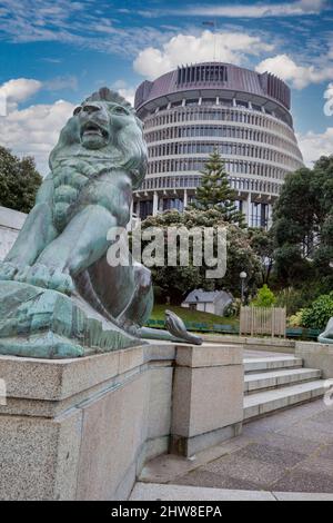 Wellington, Neuseeland. Das Bürogebäude des Premierministers, „The Beehive“. Stockfoto