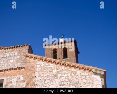 TORRE CAMPANARIO. ORT: IGLESIA DE SAN TORCUATO. SANTORCAZ MADRID. SPANIEN. Stockfoto