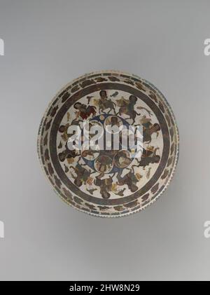 Kunst inspiriert von Bowl mit höfischen und astrologischen Motiven, Ende 12.–Anfang 13. Jahrhundert, zugeschrieben Zentral- oder Nord-Iran, Stonepaste; polychrome Inglaze und Überglasur bemalt und vergoldet auf opaker monochromer Glasur (mina'i), H. 3 3/4 in. (9,5 cm), Keramik, die Figuren und, Classic Works modernisiert von Artotop mit einem Schuss Moderne. Formen, Farbe und Wert, auffällige visuelle Wirkung auf Kunst. Emotionen durch Freiheit von Kunstwerken auf zeitgemäße Weise. Eine zeitlose Botschaft, die eine wild kreative neue Richtung verfolgt. Künstler, die sich dem digitalen Medium zuwenden und die Artotop NFT erschaffen Stockfoto