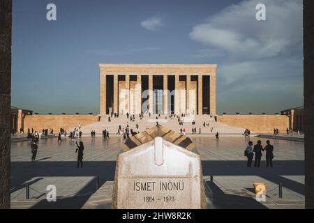 Ankara, Türkei - 09. November 2021: Anitkabir und Mausoleum von Ismet Inonu. Redaktionelle Aufnahme in Ankara. Stockfoto