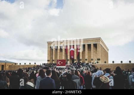 Ankara, Türkei - 10. November 2021: Anitkabir und Zeremonie des Atatürk-Gedenktages am 10. november. Redaktionelle Aufnahme in Ankara. Stockfoto