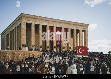 Ankara, Türkei - 10. November 2021: Anitkabir und Zeremonie des Atatürk-Gedenktages am 10. november. Redaktionelle Aufnahme in Ankara. Stockfoto