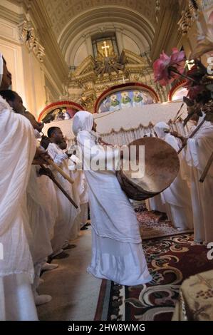 Rom, Italien 09/03/2022: Christlich-orthodoxe Verehrung der äthiopischen Gemeinde. ©Andrea Sabbadini Stockfoto