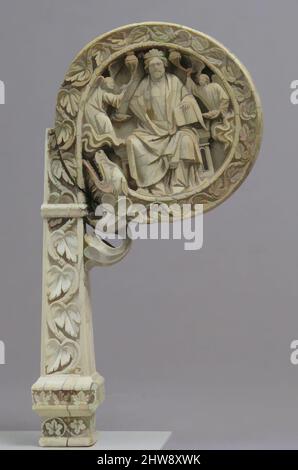 Kunst inspiriert von Elfenbein Crozier Kopf mit Christus in Majestät und Thron der Weisheit, 13. Jahrhundert und später, hergestellt in Niedersachsen oder Westfalen, Italienisch oder Deutsch, Elfenbein, insgesamt (ab zusammen): 7 3/16 x 3 3/4 x 1 1/8 Zoll (18,2 x 9,5 x 2,9 cm), Efeu, Klassisches Werk, das von Artotop mit einem Schuss Modernität modernisiert wurde. Formen, Farbe und Wert, auffällige visuelle Wirkung auf Kunst. Emotionen durch Freiheit von Kunstwerken auf zeitgemäße Weise. Eine zeitlose Botschaft, die eine wild kreative neue Richtung verfolgt. Künstler, die sich dem digitalen Medium zuwenden und die Artotop NFT erschaffen Stockfoto