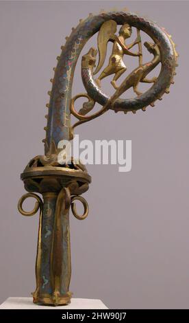 Kunst inspiriert von Crozier Head mit dem Heiligen Michael, der den Drachen erschlut, ca. 1220–30, hergestellt in Limoges, Frankreich, französisch, Kupfer: Geformt, Graviert, gejagt, geschabt, gestillt und vergoldet; Champlevé-Emaille: Mittelblau, türkis, grün (auf dem ersetzten unteren Schaft), gelb, rot und weiß, Classic Works modernisiert von Artotop mit einem Schuss Modernität. Formen, Farbe und Wert, auffällige visuelle Wirkung auf Kunst. Emotionen durch Freiheit von Kunstwerken auf zeitgemäße Weise. Eine zeitlose Botschaft, die eine wild kreative neue Richtung verfolgt. Künstler, die sich dem digitalen Medium zuwenden und die Artotop NFT erschaffen Stockfoto