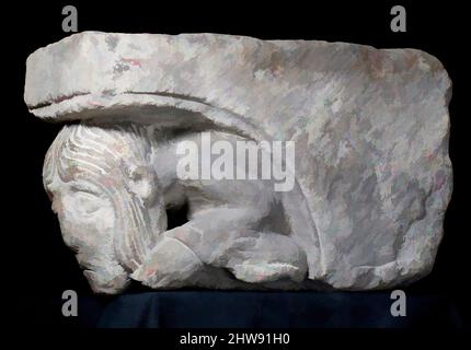 Von Corbel inspirierte Kunst mit einer kuschenden Frau, die ihr langes Haar umklammert, 12.. Jahrhundert, hergestellt in Burgund, Frankreich, Kalkstein, insgesamt: 10 1/4 x 18 3/4 x 7in. (26 x 47,6 x 17,8cm), Skulpturenstein, Klassisches Werk, das von Artotop mit einem Schuss Modernität modernisiert wurde. Formen, Farbe und Wert, auffällige visuelle Wirkung auf Kunst. Emotionen durch Freiheit von Kunstwerken auf zeitgemäße Weise. Eine zeitlose Botschaft, die eine wild kreative neue Richtung verfolgt. Künstler, die sich dem digitalen Medium zuwenden und die Artotop NFT erschaffen Stockfoto